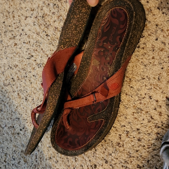Women's Sandals - Teva, size 10, red, adjustable - Picture 4 of 4